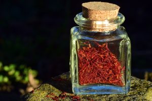 Krem z retinolem – skuteczny sposób na młodzieńczą skórę