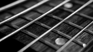Kto może naprawić gitarę?