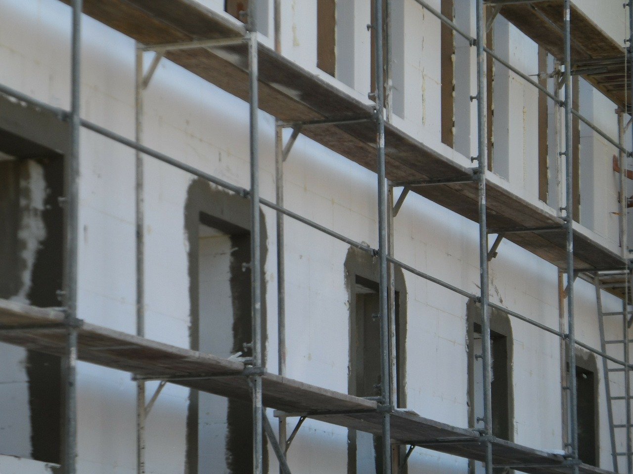 Ocieplanie Domu – Kluczowa Kwestia Komfortu i Oszczędności Energii