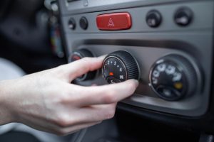 Jak działa klimatyzacja samochodowa: Podstawy i zasady działania